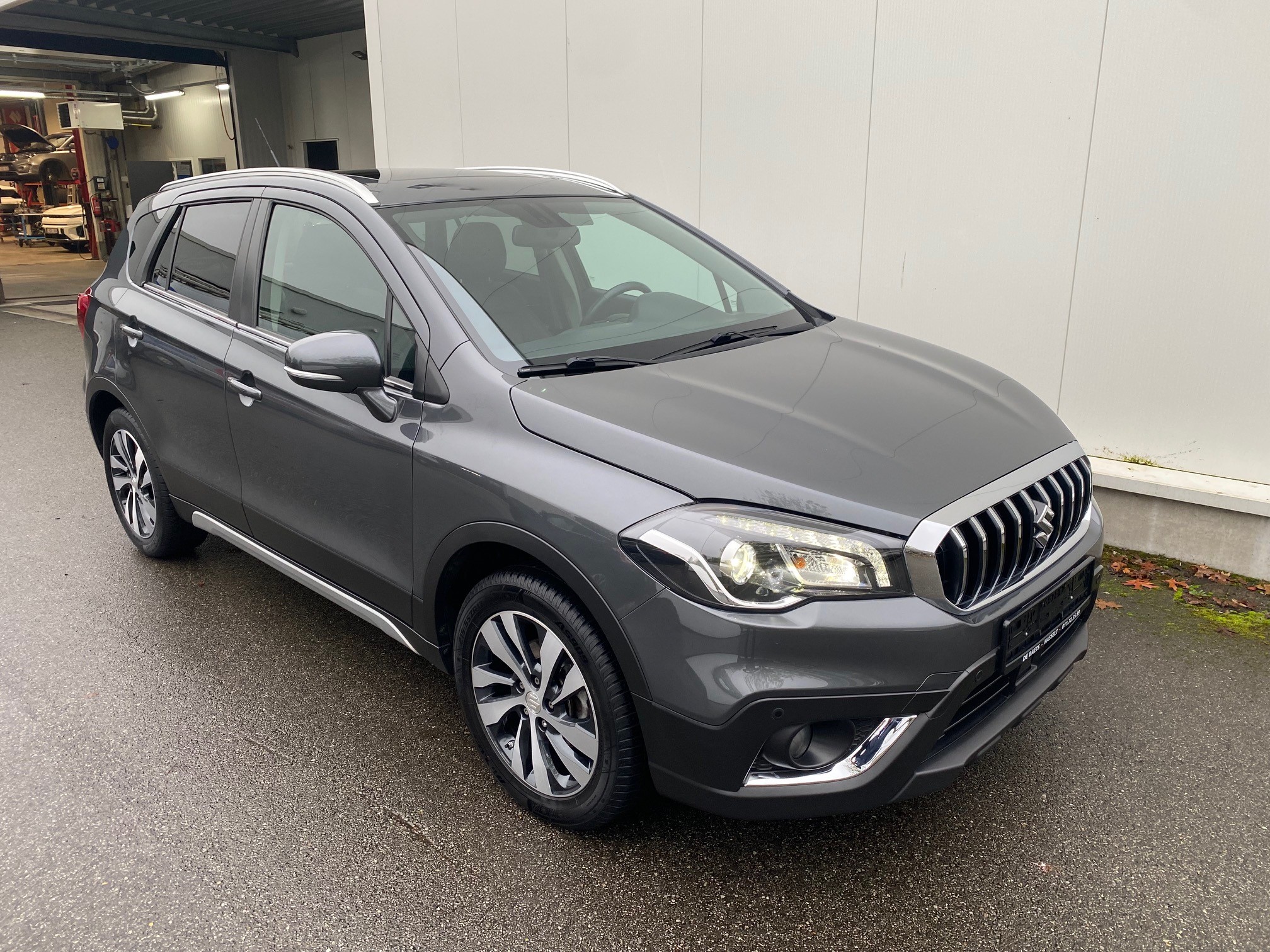 S-Cross GLX 1.4T Grijs 1