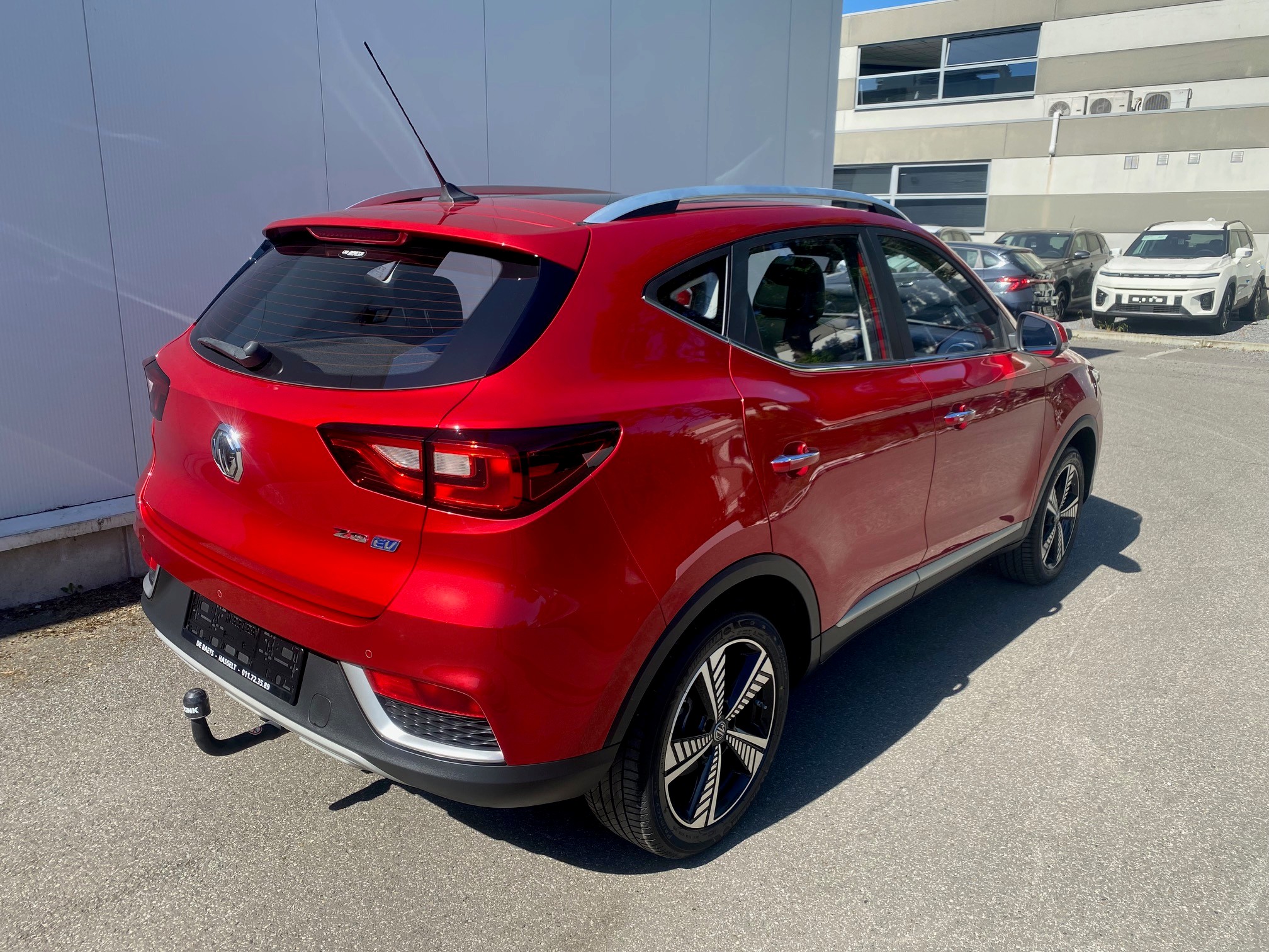 MG ZS EV LUX Rood 3