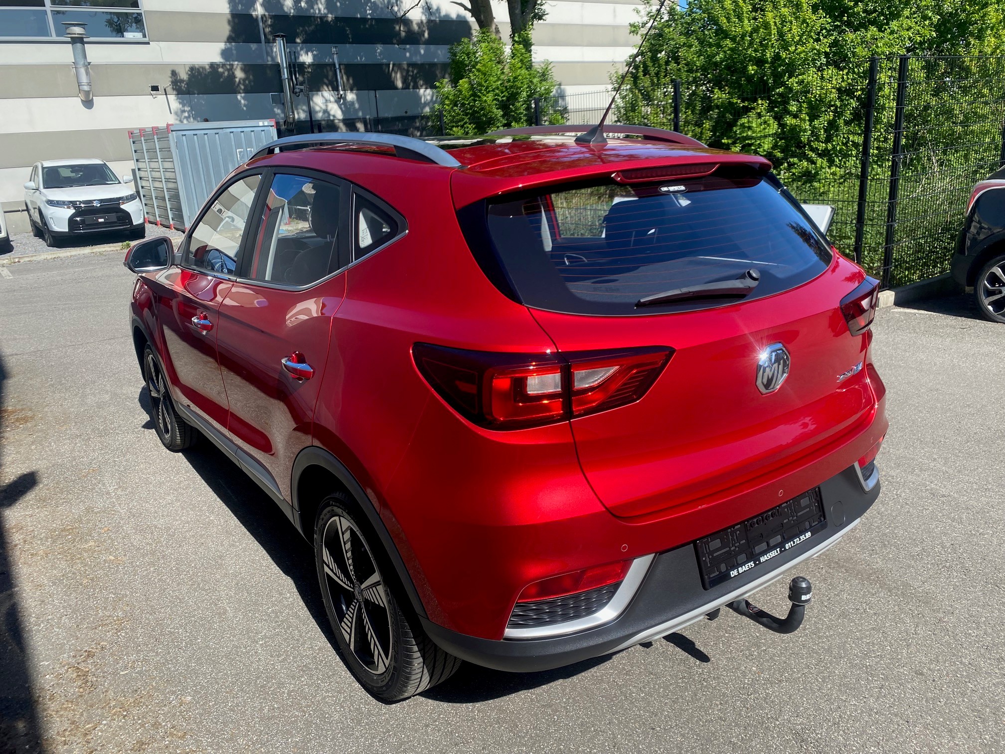MG ZS EV LUX Rood 4