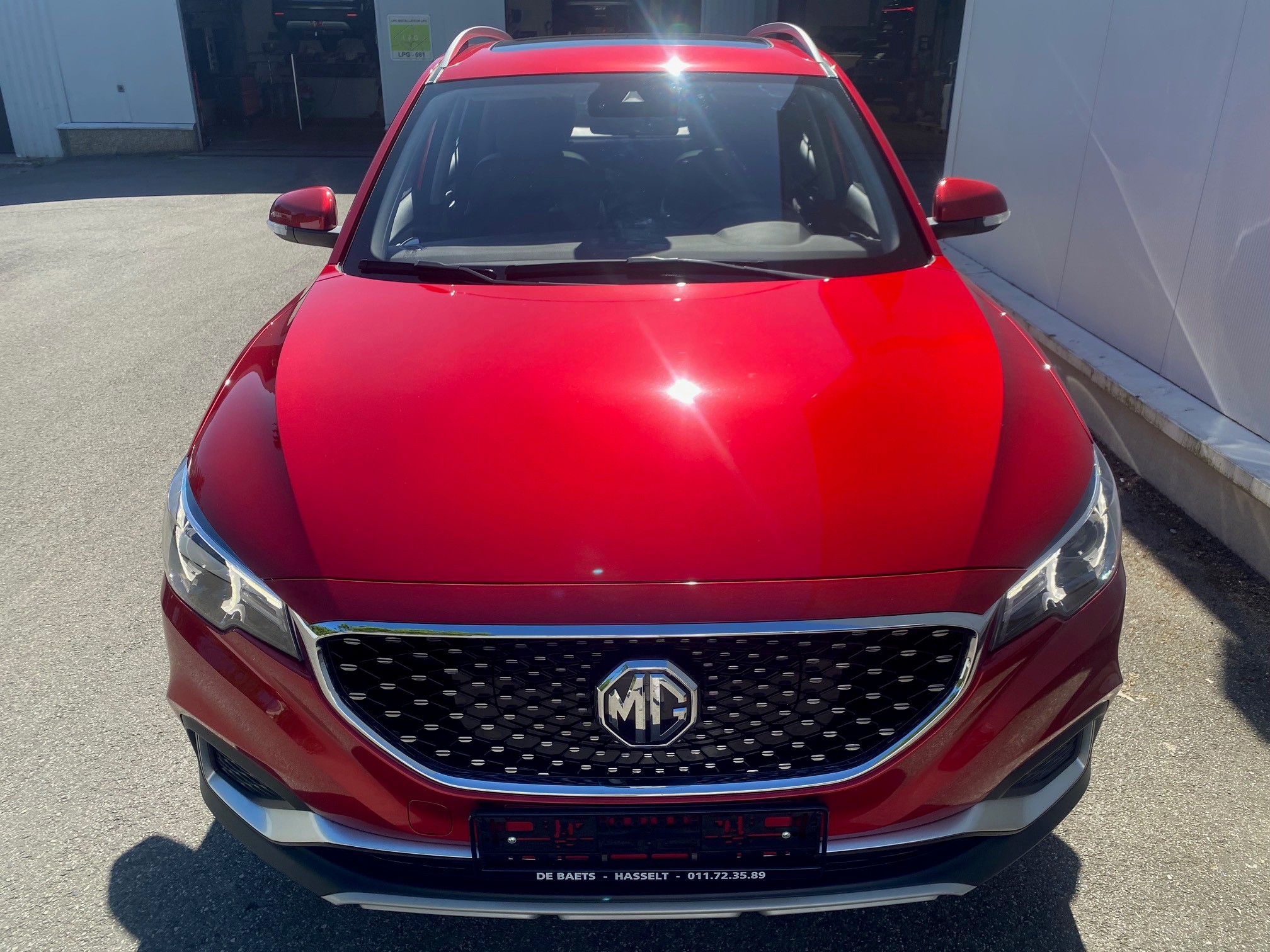 MG ZS EV LUX Rood 5