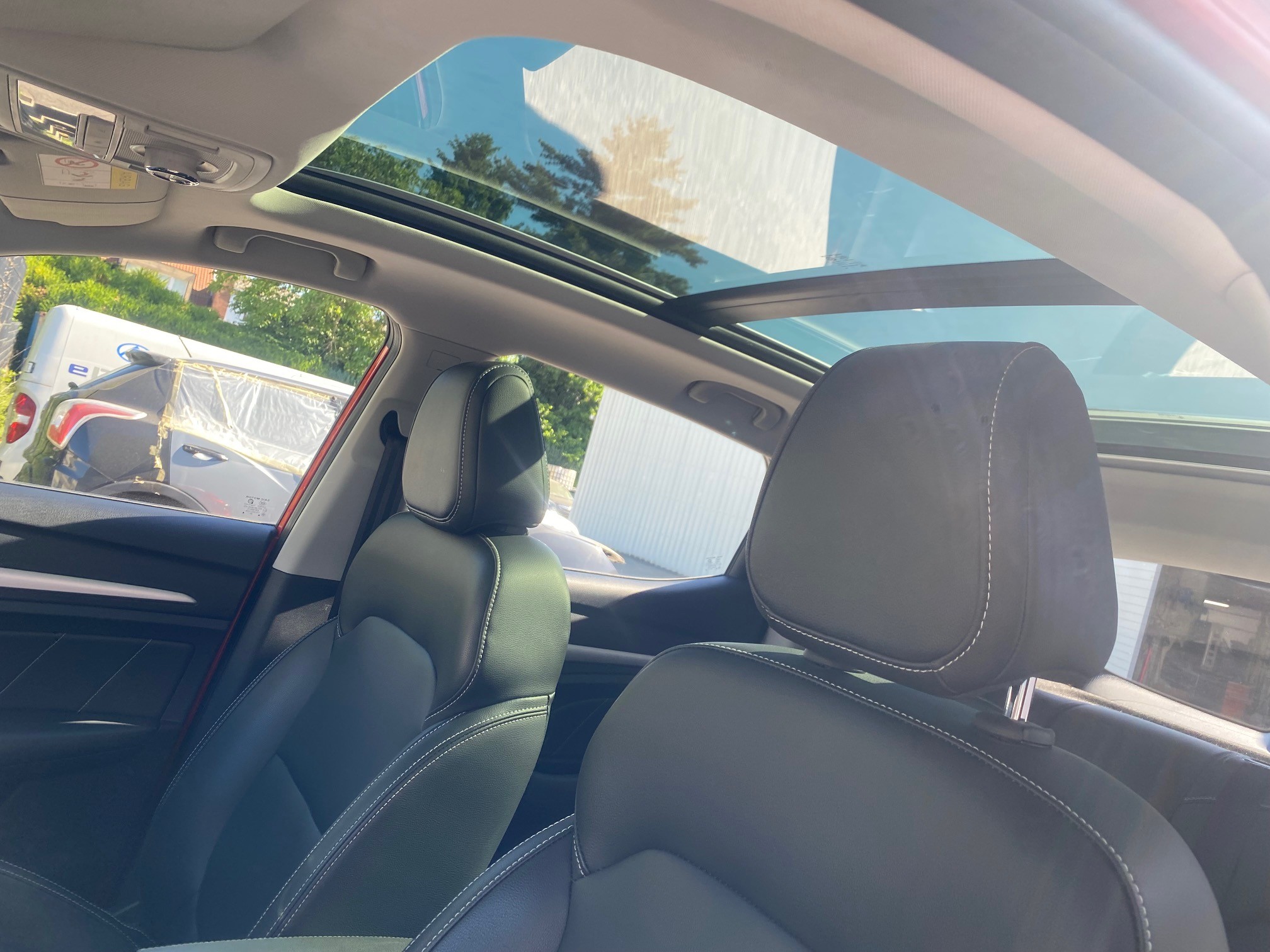 MG ZS EV LUX Rood 9