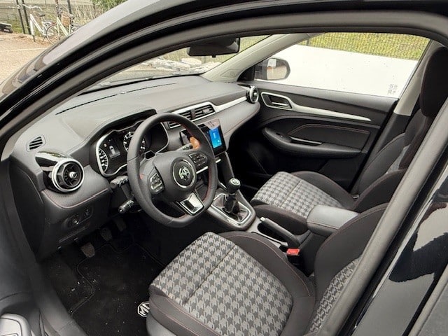 Nico MG ZS 5